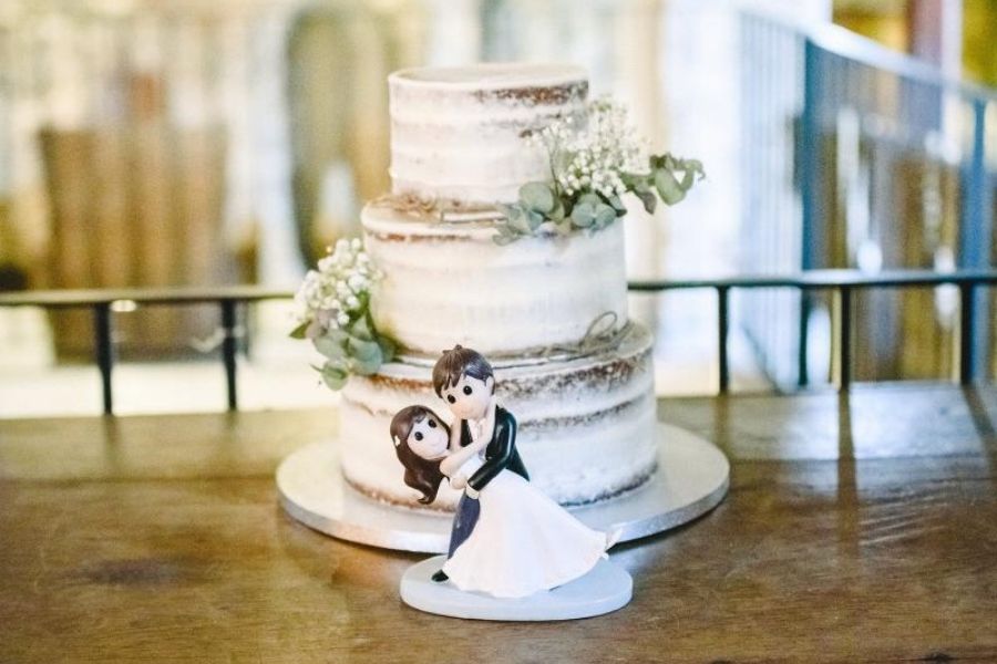Creative & Trendy Wedding Cake Ideas To Surprise Your Loved Ones