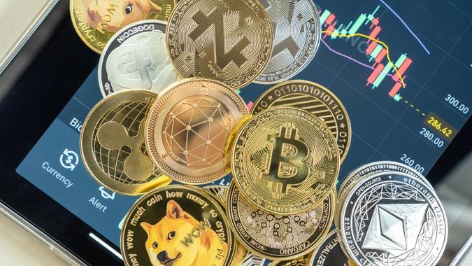 Top 10 Differences between Cryptocurrency and Bitcoin