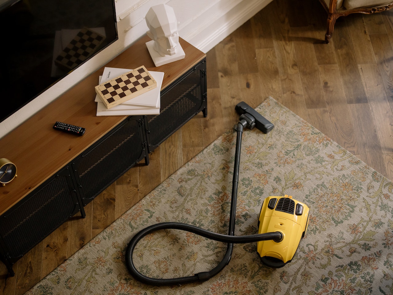 How to do a routine carpet cleaning
