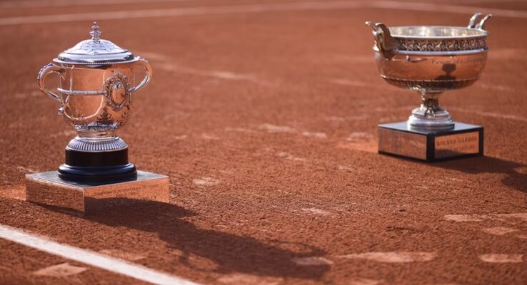 Why Buy Trophies Online in India?